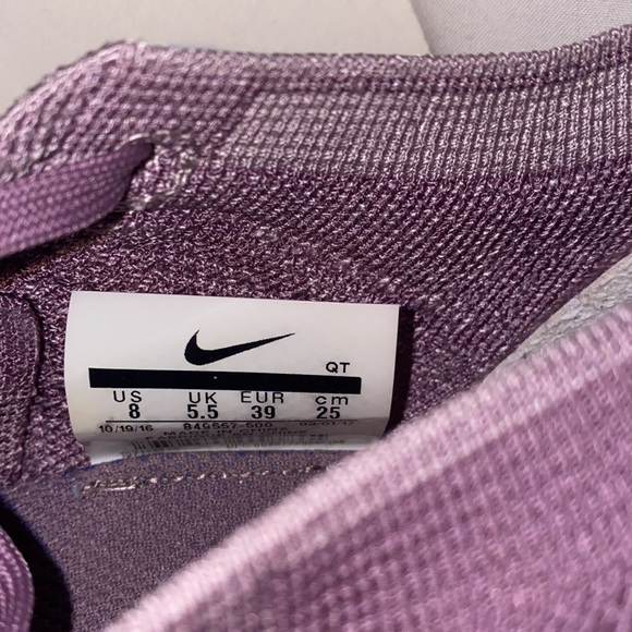 COPY - Women’s Nike Air Vapormax Flyknit - Picture 6 of 9